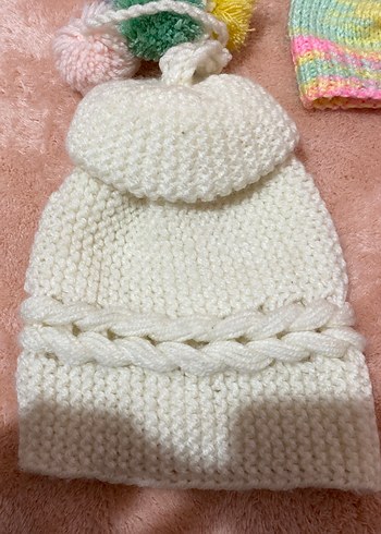 Çocuklar için Renkli Örgü Bere Seti - Görsel 2