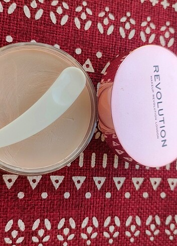 Revolution Pore Perfecting Primer