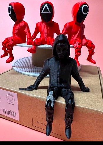 Siyah Kapüşonlu Squidgame Aksiyon Figürü - Görsel 2