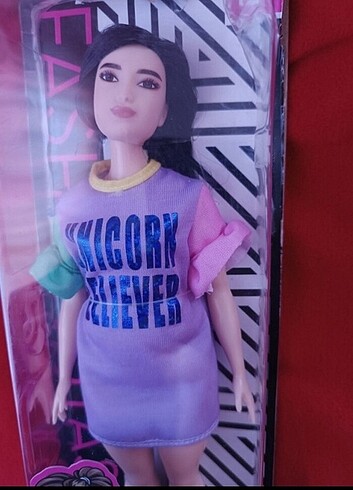 Beden Renk Barbie fashihonistas 146