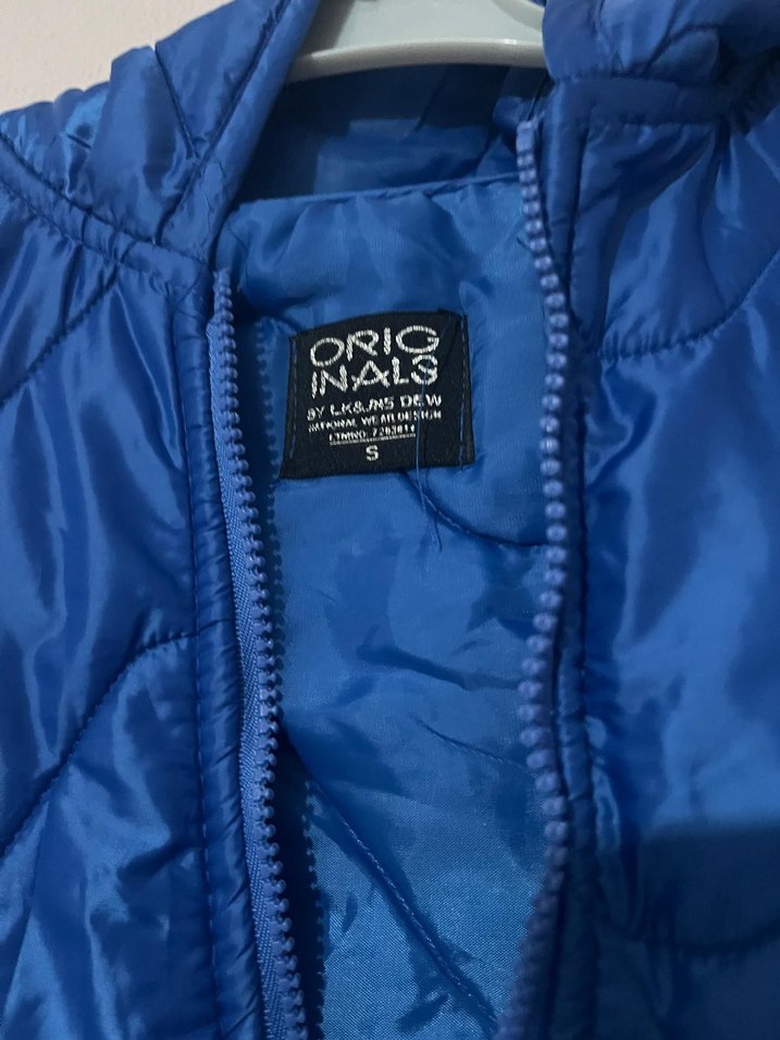 Parlak Mavi Kapüşonlu Kadın Mont - Görsel 2