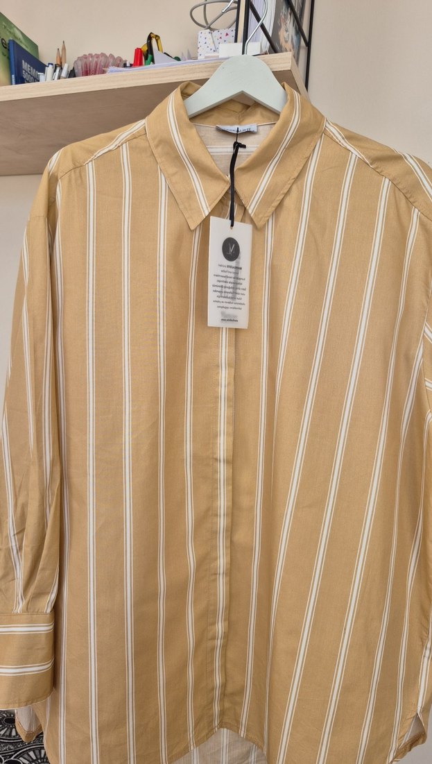 Bej Uzun Kollu Düğmeli Kadın Gömlek - Görsel 2