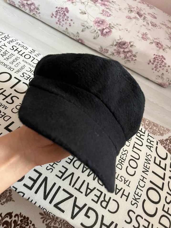 Düğmeli Siyah kadın şapka - Görsel 3