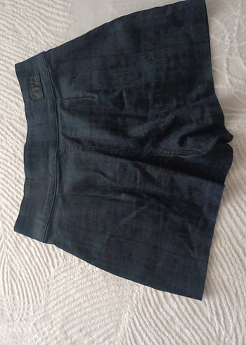 38 Beden Gizli Düğmeli Lacivert Pileli Vintage Şort