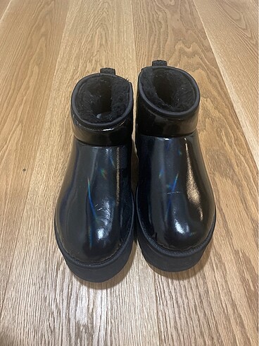 Ugg siyah 39 numara