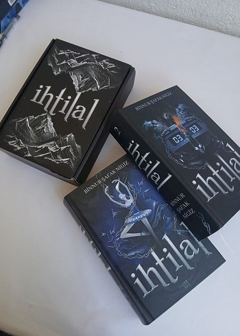 İhtilal Romanı Seti - İki Cilt