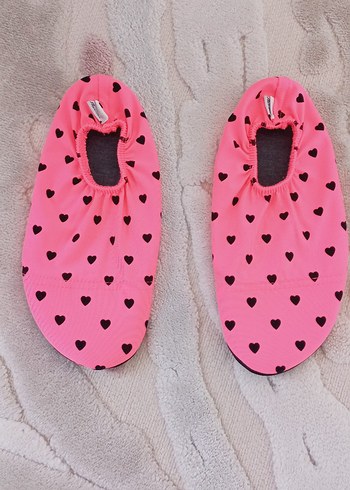Kız Çocuk Pembe Kalp Desenli havuz patiği