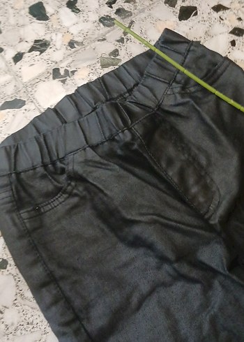 Kızlar için Siyah Dar Denim Pantolon - Görsel 6