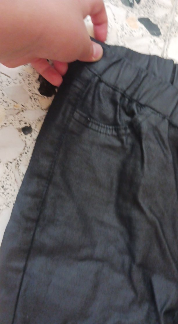 Kızlar için Siyah Dar Denim Pantolon - Görsel 2