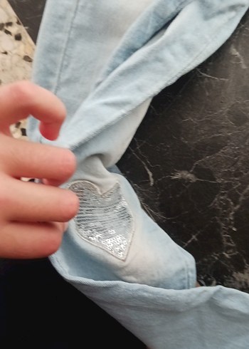 Kemer Detaylı Kız Çocuk Gri Denim Pantolon - Görsel 3