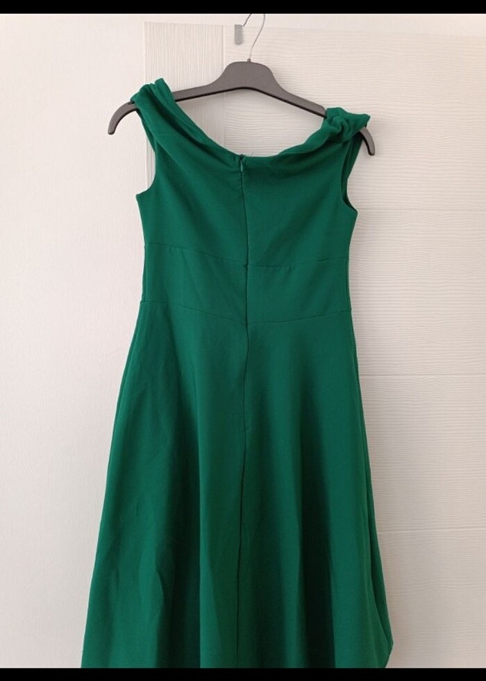 Etiketli yeni elbise - Görsel 2