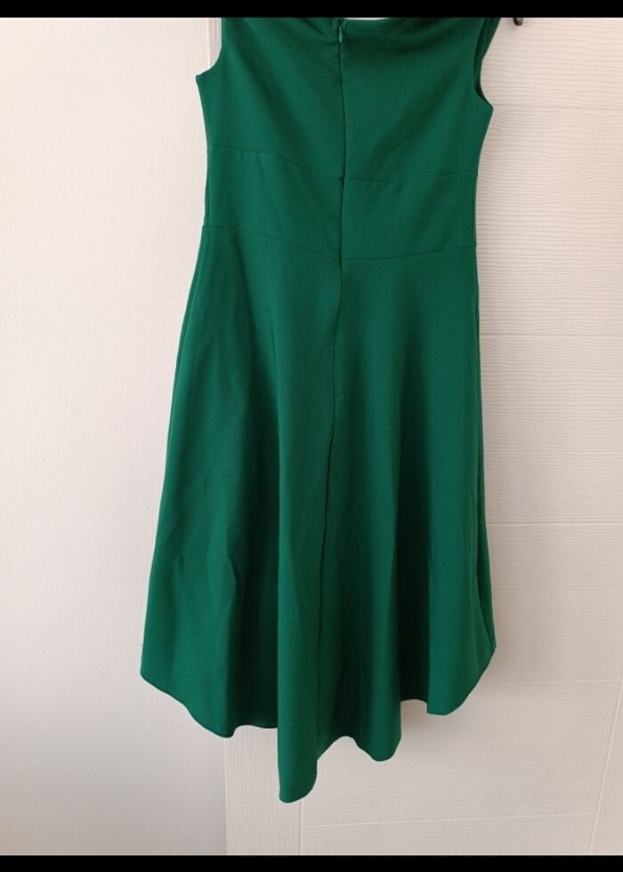 Etiketli yeni elbise - Görsel 3