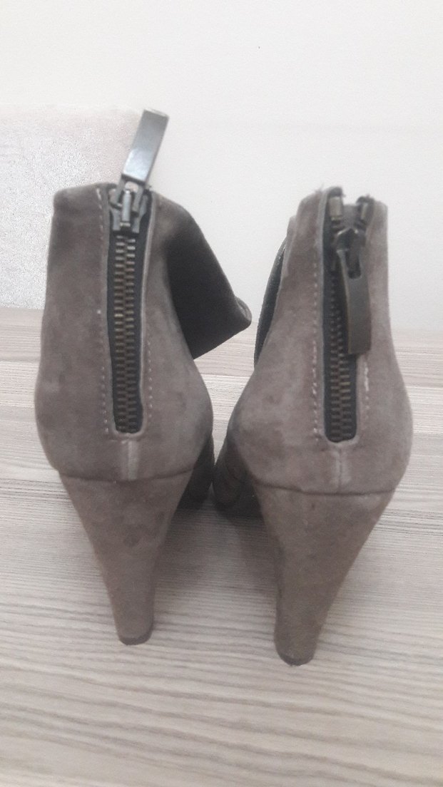 Gri Süet Kadın Dolgu Topuklu Bot - Görsel 3