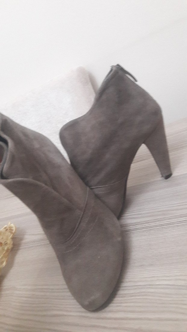 Gri Süet Kadın Dolgu Topuklu Bot - Görsel 4