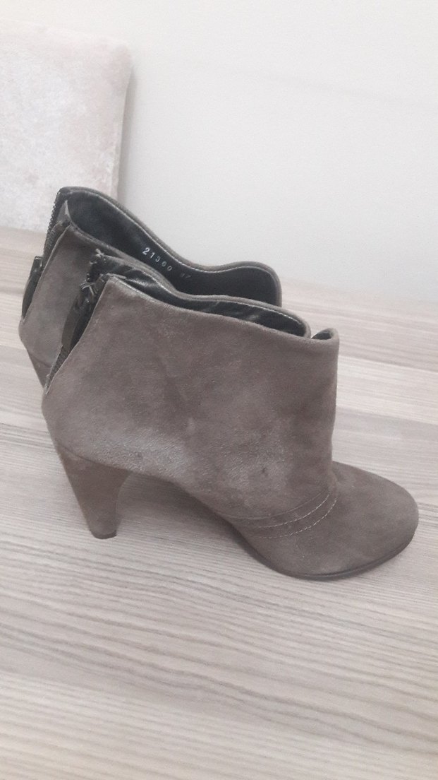 Gri Süet Kadın Dolgu Topuklu Bot - Görsel 2