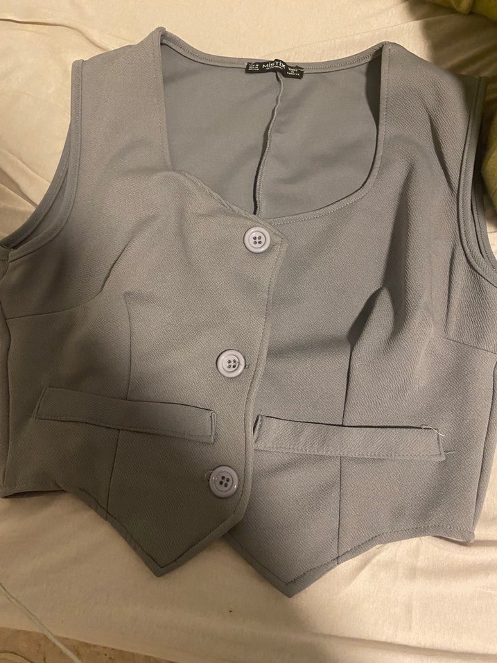 Düğmeli Gri V Yaka Kadın Yelek - Görsel 3