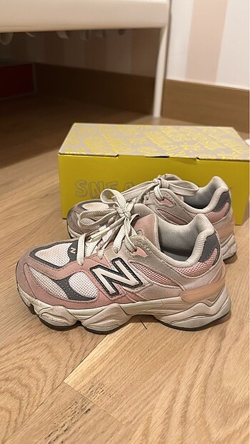New Balance 9060 Pembe Çocuk Ayakkabı