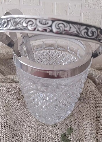 Kristal buz kovası 
