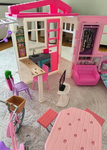 Beden Barbie evi ve aksesuarları