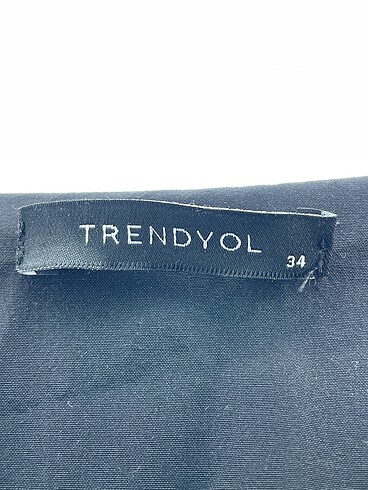 34 Beden siyah Renk Trendyol & Milla Bluz %70 İndirimli.
