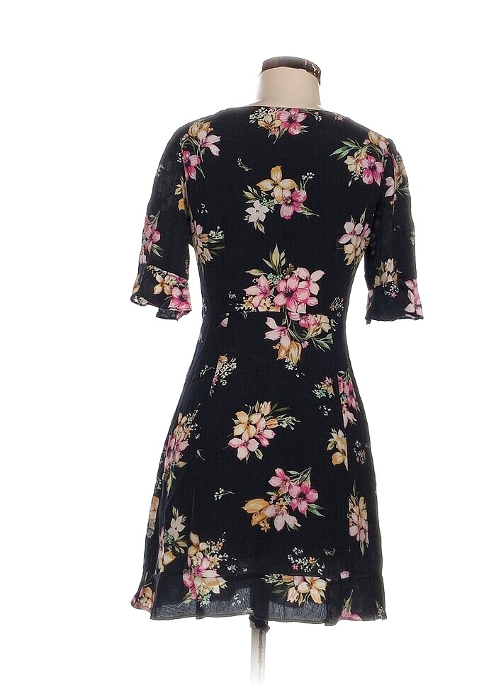 Bershka Kısa Elbise %70 İndirimli. - Görsel 3