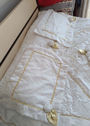 İşlemeli Parlak Beyaz Yatak Örtüsü el işlemeli çeyizlik - Görsel 3