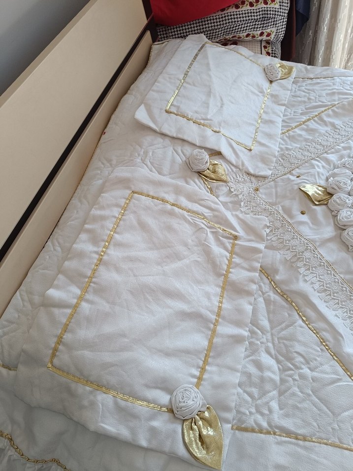 İşlemeli Parlak Beyaz Yatak Örtüsü el işlemeli çeyizlik - Görsel 3