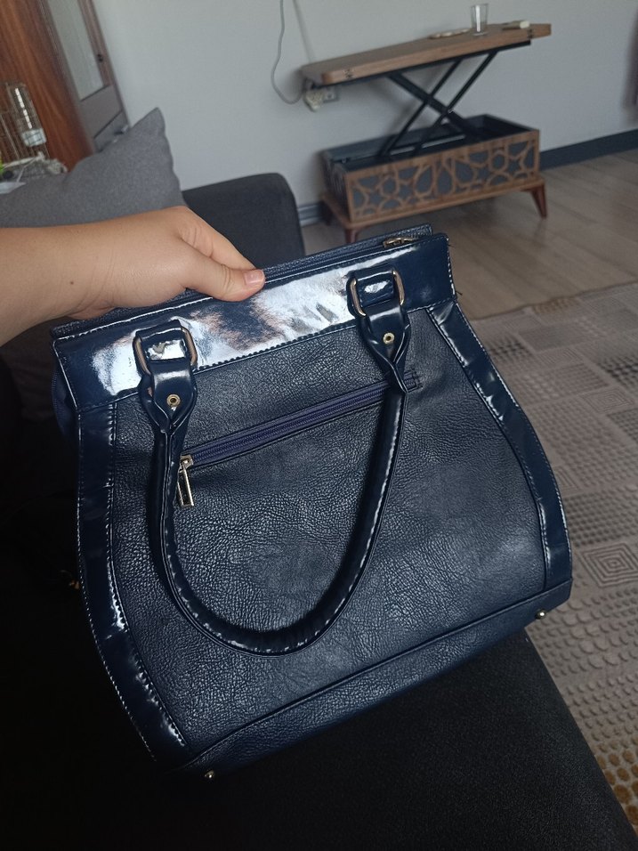 Mavi Parlak Deri Tokalı Kadın Çanta - Görsel 2