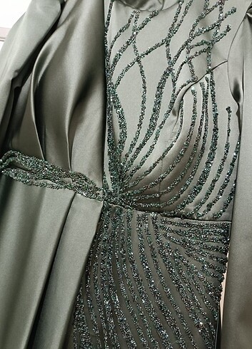 Tesettür Saten pelerinli abiye elbise - Görsel 6