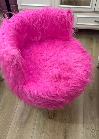 Diğer Pembe Tüylü Koltuk