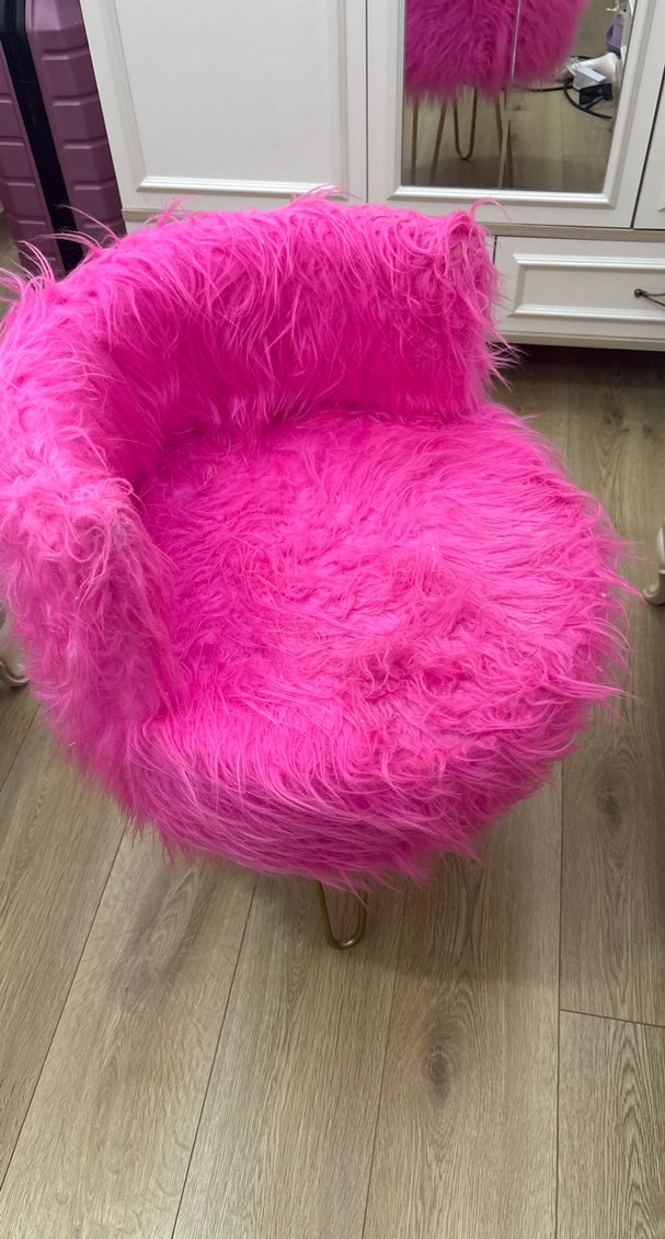 Pembe Tüylü Koltuk - Görsel 2