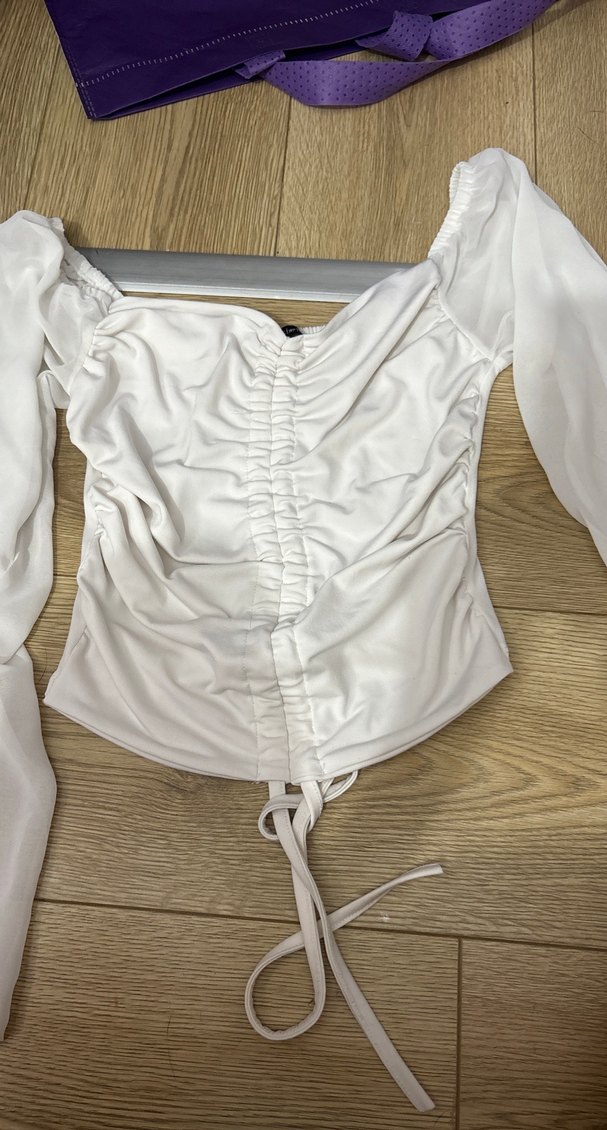Beyaz Drapeli Mini Bluz - Görsel 2