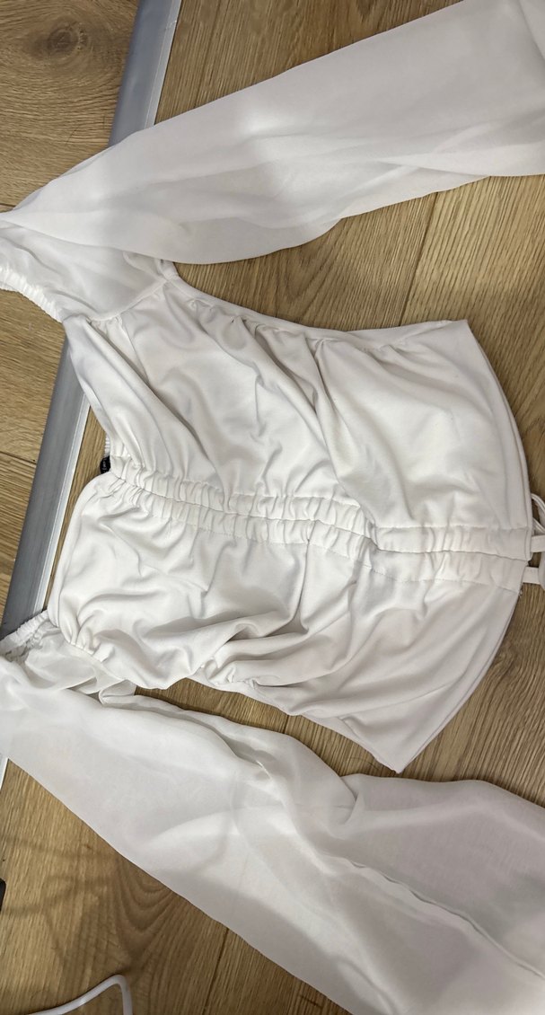 Beyaz Drapeli Mini Bluz - Görsel 3