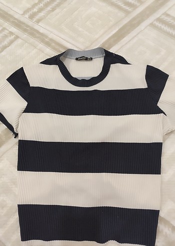 Kısa Kollu Çizgili Bluz - Görsel 3