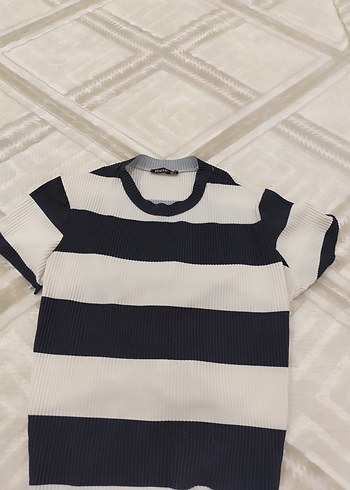 Kısa Kollu Çizgili Bluz - Görsel 2