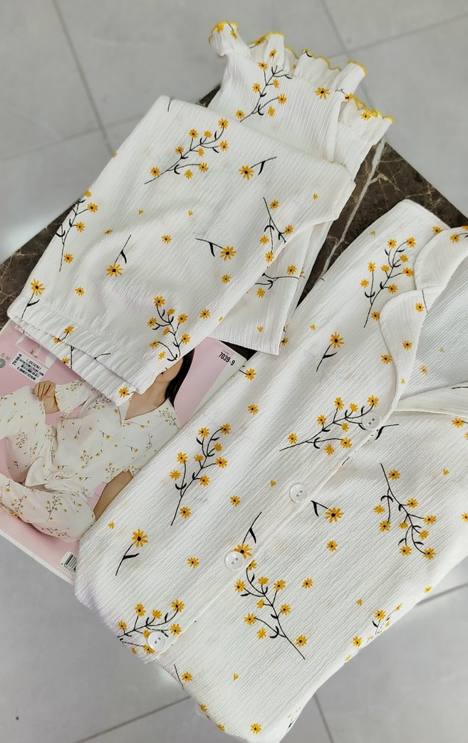 Beyaz papatya Çiçek Desenli Kısa Kollu Kadın Pijama - Görsel 3