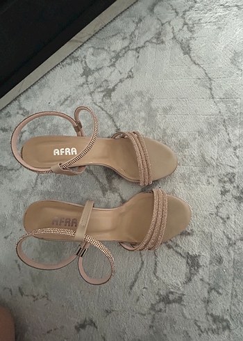 37 Beden ten rengi Renk Bej Parlak Stiletto Topuklu Kadın Ayakkabı