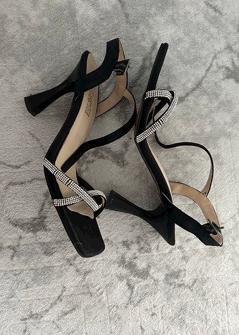 Klasik Siyah Yılan Desenli Stiletto