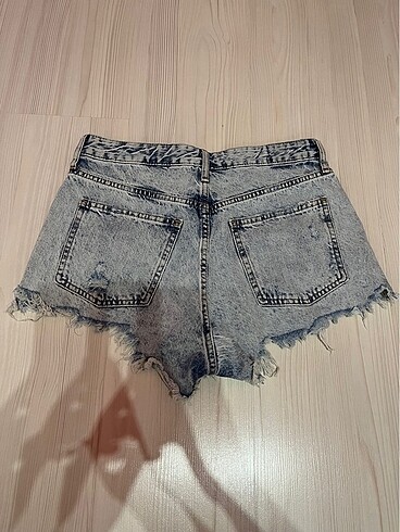 38 Beden Bershka şort