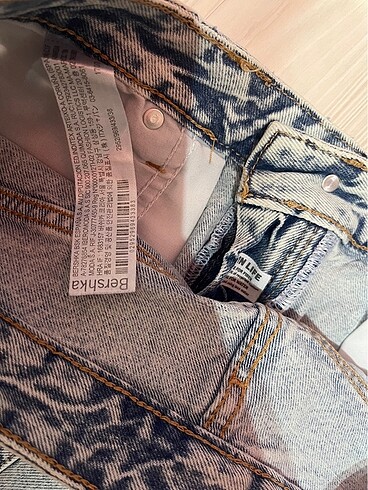 38 Beden mavi Renk Bershka şort