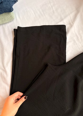 Siyah Akan Kumaş Bol Pantolon - Görsel 3