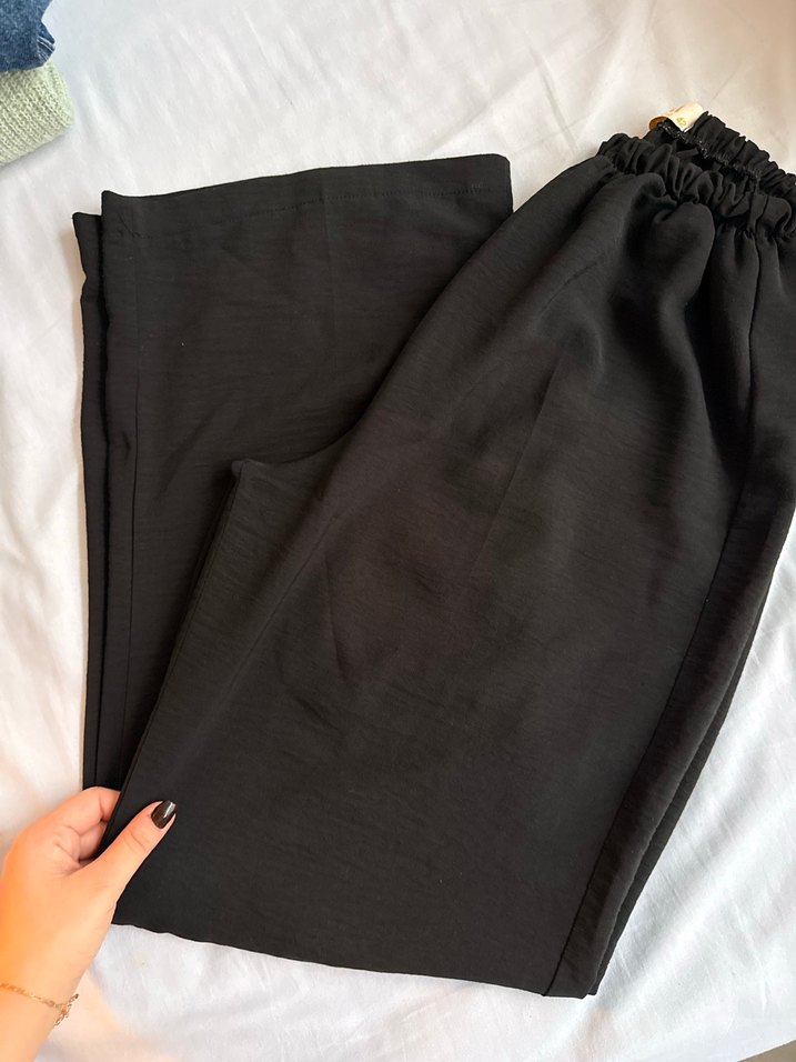 Siyah Akan Kumaş Bol Pantolon - Görsel 4
