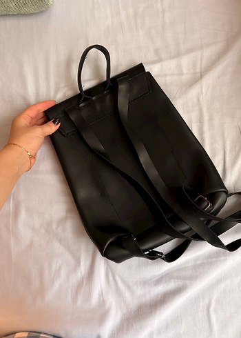 Zara Siyah Deri Sırt Çantası - Görsel 2