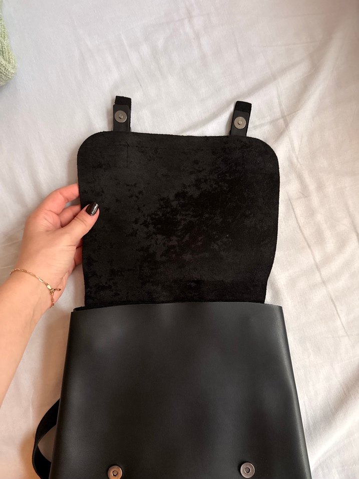 Zara Siyah Deri Sırt Çantası - Görsel 3