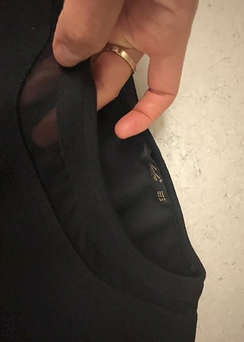 Siyah renk tül detaylı bluz - Görsel 2