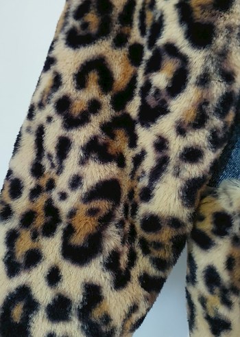 Leopar Desenli Kürklü Kadın Denim Ceket - Görsel 4
