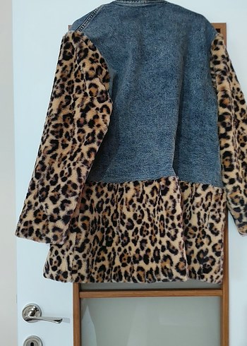Leopar Desenli Kürklü Kadın Denim Ceket - Görsel 3