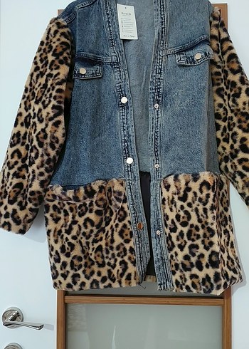 Leopar Desenli Kürklü Kadın Denim Ceket - Görsel 2