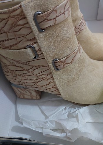 Bej Süet Tokalı Kadın Bot - Görsel 10