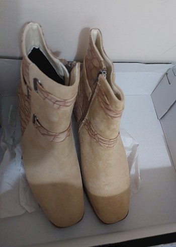 Bej Süet Tokalı Kadın Bot - Görsel 8